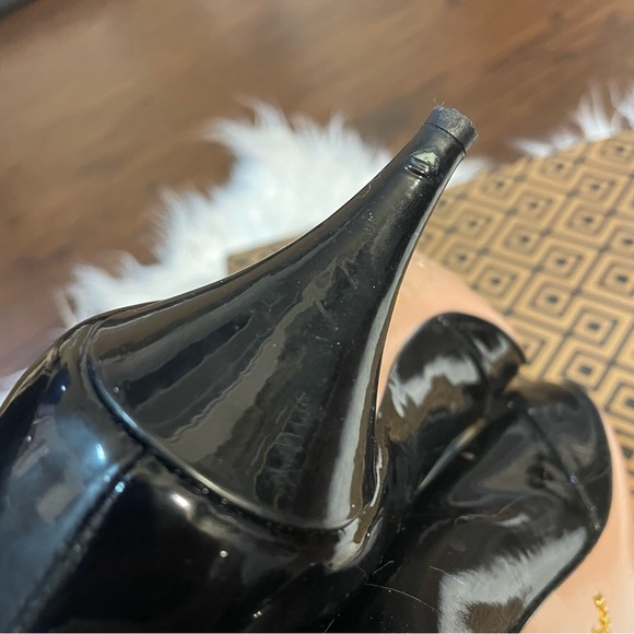 Prada Black Patent Leather Heel - Picture 4 of 11